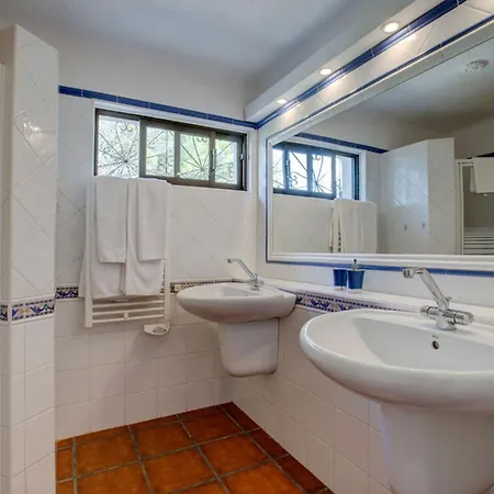 Barlavento - Stunning 4-bedroom With Tennis Court Villa Carvoeiro (Lagoa)