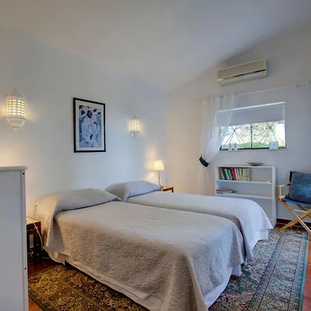 Barlavento - Stunning 4-bedroom With Tennis Court Villa